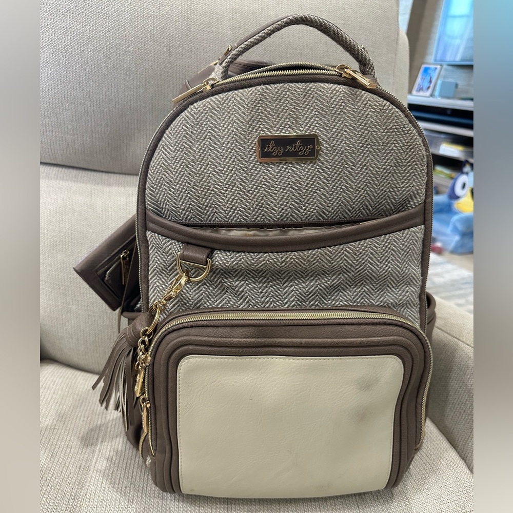 Itzy Ritzy Boss Plus Vanilla Latte Diaper Bag Backpack